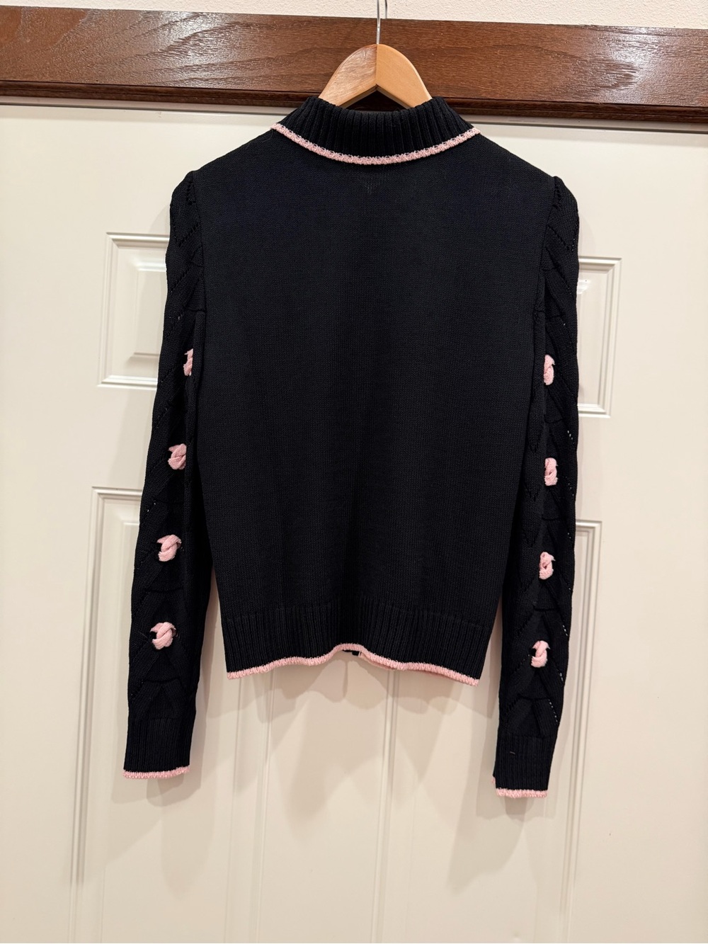St. John Santana Black Knit Zip Cardigan with Pink Rosette Chevron Cable Sleeve - Picture 2 of 9